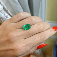 3.70 Ct. Emerald from Colombia Life Style