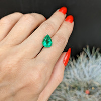 2.98 Ct. Emerald from Zambia Life Style