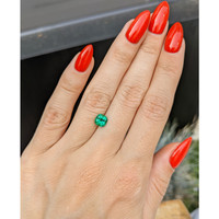 0.93 Ct. Emerald from Zambia Life Style