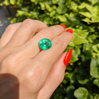 5.10 Ct. Emerald from Colombia Life Style