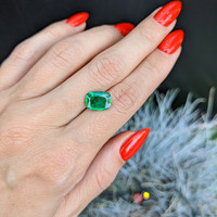 2.48 Ct. Emerald from Afghanistan Life Style