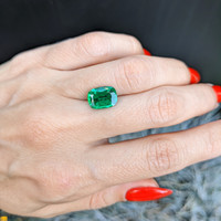 2.48 Ct. Emerald from Afghanistan Life Style