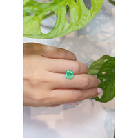 2.04 Ct. Emerald from Colombia Life Style