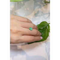 1.27 Ct. Emerald from Colombia Life Style