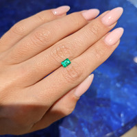 0.46 Ct. Emerald from Colombia Life Style