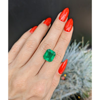 5.55 Ct. Emerald from Colombia Life Style