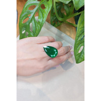 30.21 Ct. Emerald from Colombia Life Style