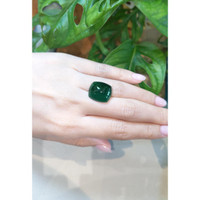 13.25 Ct. Cabochon Emerald from Colombia Life Style