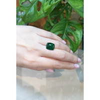 8.32 Ct. Cabochon Emerald from Colombia Life Style