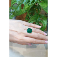 13.82 Ct. Cabochon Emerald from Colombia Life Style
