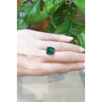 9.37 Ct. Emerald from Colombia Life Style