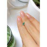 0.50 Ct. Emerald from Russia Life Style