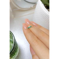 0.50 Ct. Emerald from Russia Life Style