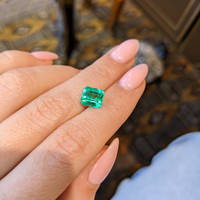 2.34 Ct. Emerald from Colombia Life Style