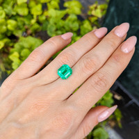 4.23 Ct. Emerald from Colombia Life Style