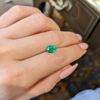 1.06 Ct. Emerald from Zambia Life Style