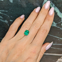 2.26 Ct. Emerald from Zambia Life Style