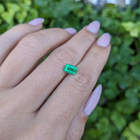 0.77 Ct. Emerald from Colombia Life Style