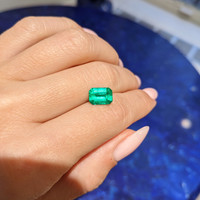 1.72 Ct. Emerald from Colombia Life Style