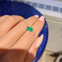 0.80 Ct. Emerald from Colombia Life Style