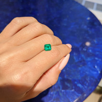 1.09 Ct. Emerald from Colombia Life Style