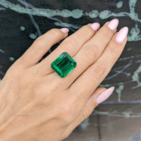 14.85 Ct. Emerald from Zambia Life Style