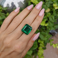 14.85 Ct. Emerald from Zambia Life Style