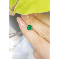 1.56 Ct. Emerald from Colombia Life Style