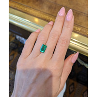 2.51 Ct. Emerald from Zambia Life Style