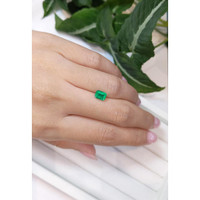 1.05 Ct. Emerald from Colombia Life Style
