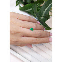 1.00 Ct. Emerald from Colombia Life Style