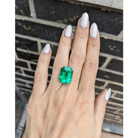 13.74 Ct. Emerald from Colombia Life Style