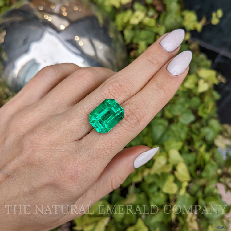 13.74 Ct. Emerald from Colombia