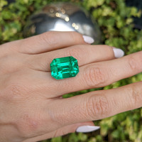 13.74 Ct. Emerald from Colombia Life Style