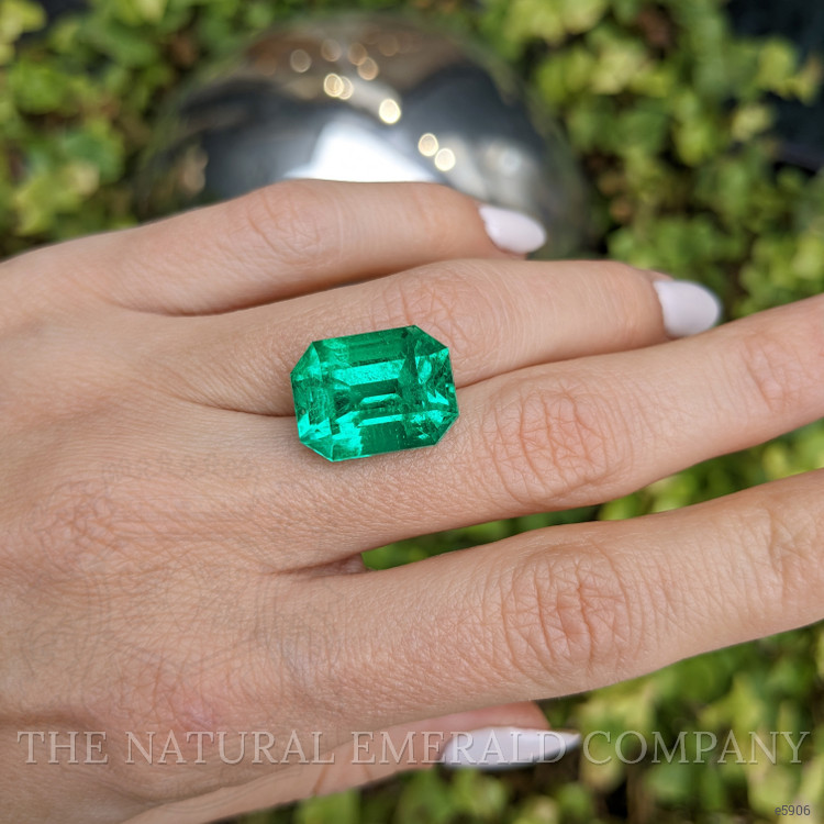 13.74 Ct. Emerald from Colombia