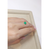 0.85 Ct. Emerald from Russia Life Style