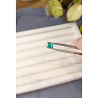 0.66 Ct. Emerald from Russia Life Style