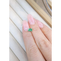 0.75 Ct. Emerald from Russia Life Style