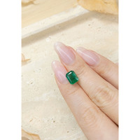 2.32 Ct. Emerald from Zambia Life Style