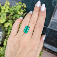 5.91 Ct. Emerald from Afghanistan Life Style
