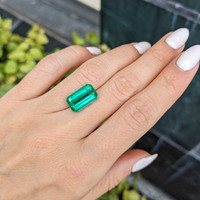 5.91 Ct. Emerald from Afghanistan Life Style