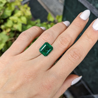 4.60 Ct. Emerald from Zambia Life Style