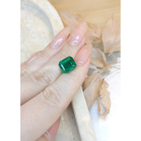 5.95 Ct. Emerald from Zambia Life Style