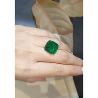 18.24 Ct. Cabochon Emerald from Zambia Life Style