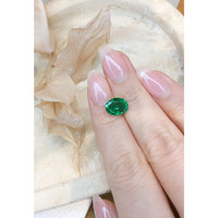2.35 Ct. Emerald from Zambia Life Style