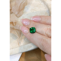 2.86 Ct. Emerald from Zambia Life Style