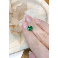 2.08 Ct. Emerald from Zambia Life Style