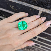25.13 Ct. Emerald from Colombia Life Style