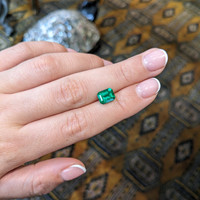 1.83 Ct. Emerald from Colombia Life Style