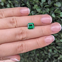 2.02 Ct. Emerald from Colombia Life Style